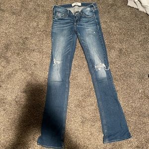 Size 27x30 women’s Hollister ripped boot cut jeans